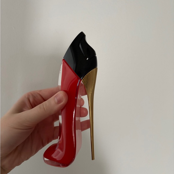 50mL CAROLINA HERRERA
Very Good Girl Eau de Parfum - Picture 5 of 7